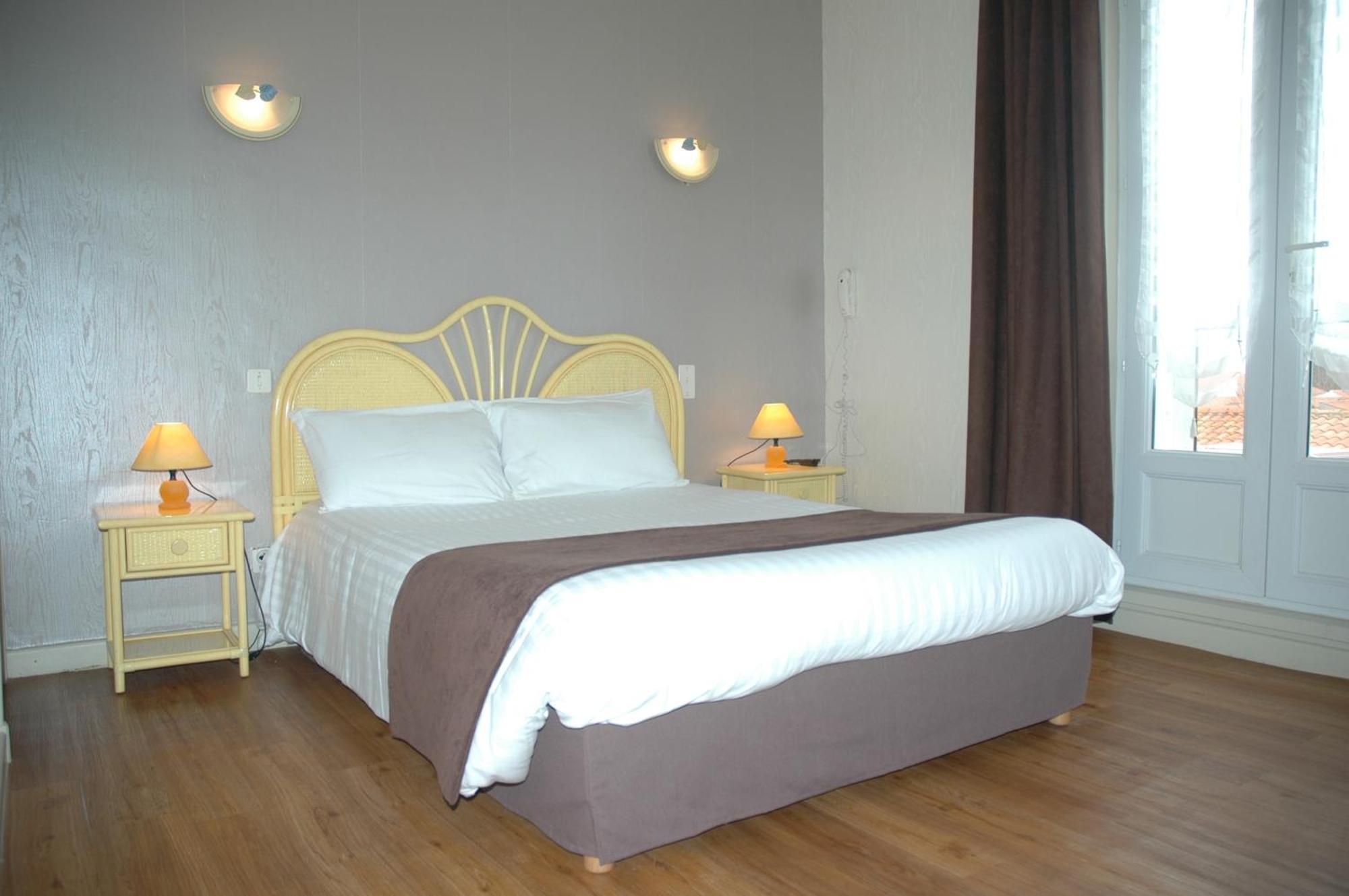 Hotel L'Ecailler 라코티니에르 외부 사진